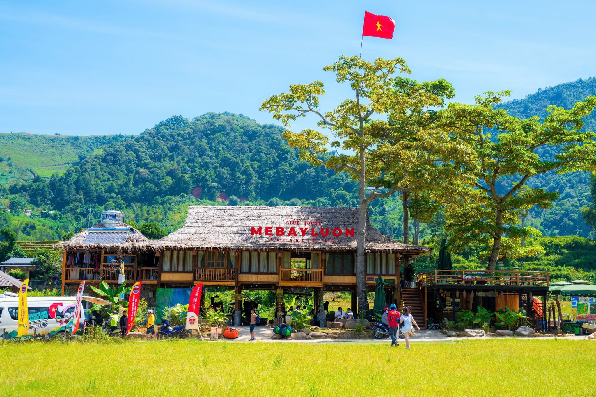 Đội ngũ Mebayluon Paragliding tại điểm bay