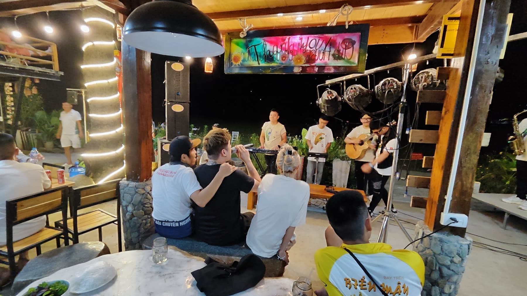 Khoảnh khắc mùa vàng 11