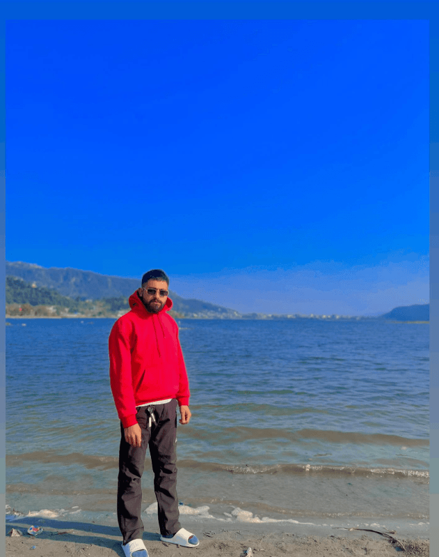 Phi công BISHAL THAPA selfie
