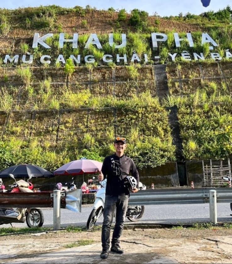 Phi công TRẦN VIẾT SANG selfie