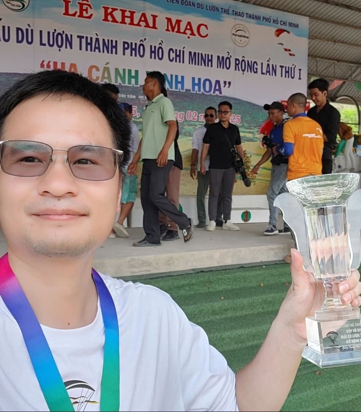 Phi công ĐỖ KHẮC MẠNH