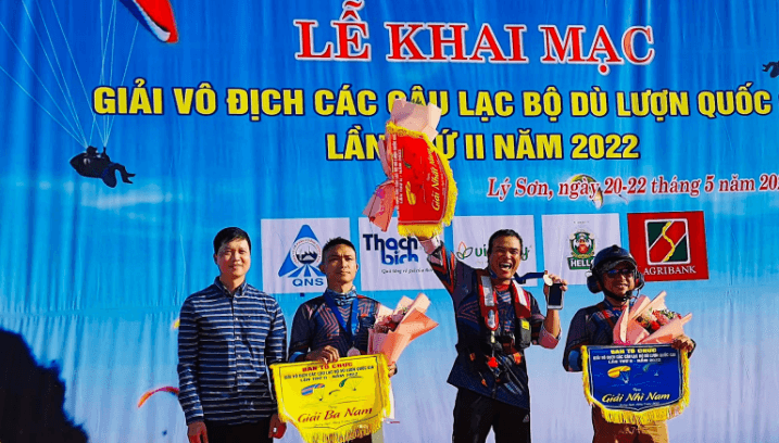 Phi công TOÀN NGUYỄN