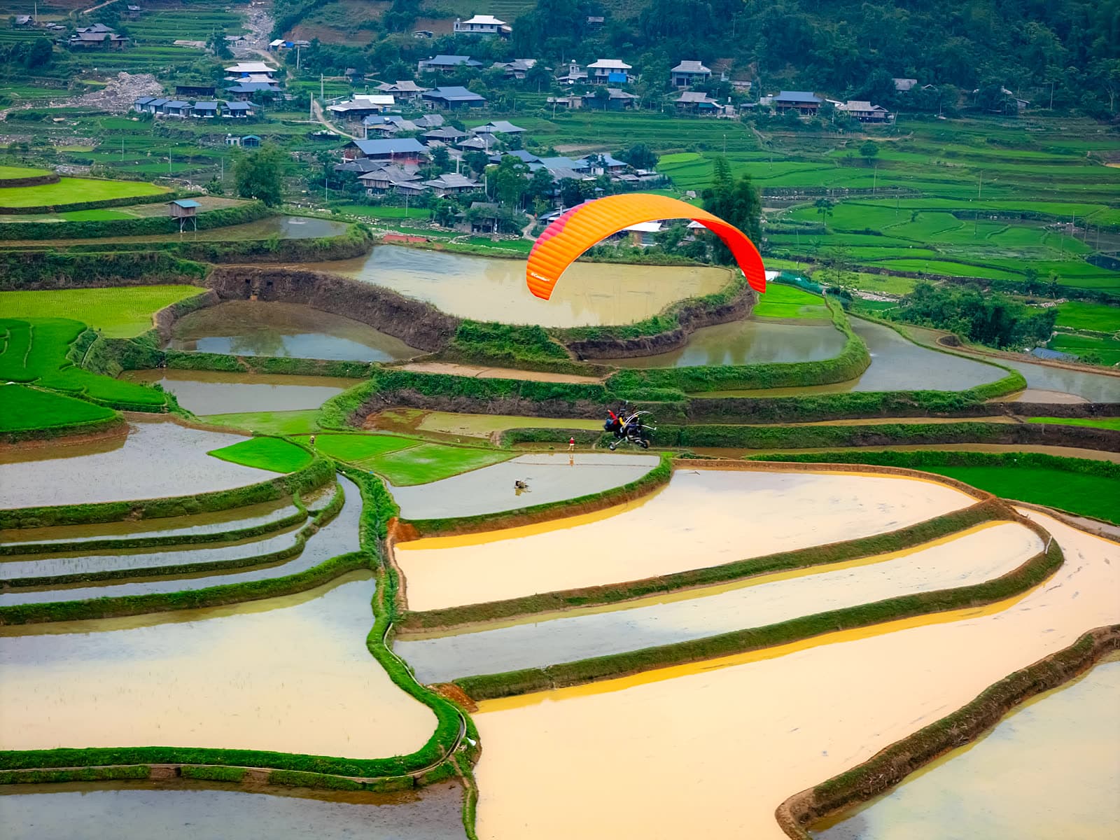 Khoảnh khắc tại điểm bay
