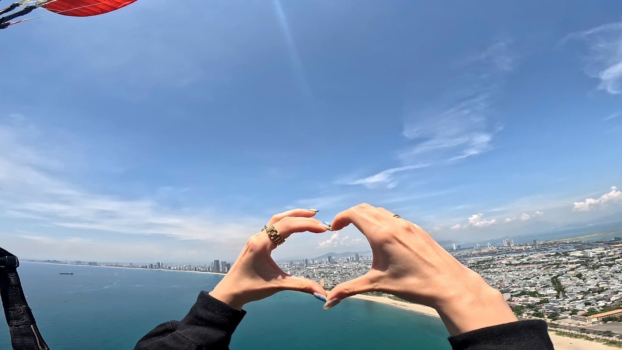 一边森林,一边大海