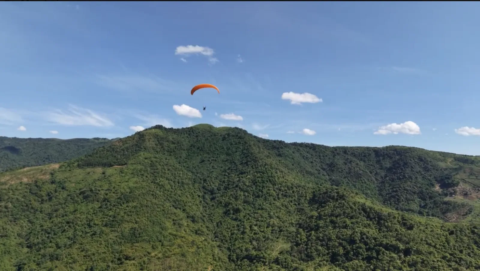 Vien Nam Peak Paragliding: Altitude, Flights, Access and Camping
