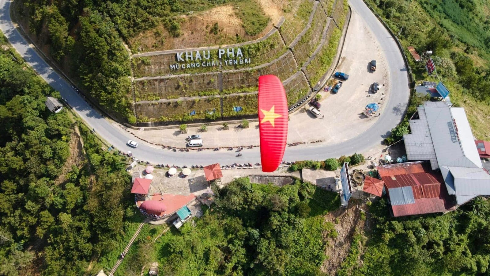 What's at the Khau Pha Paragliding Launch and Landing Sites?