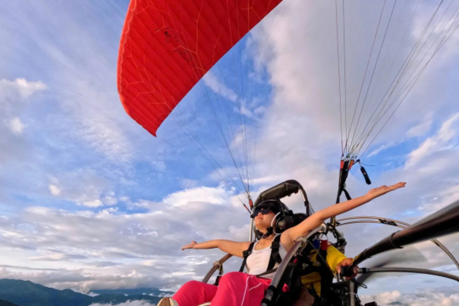 Dù lượn động cơ (paramotor) phù hợp với ai?