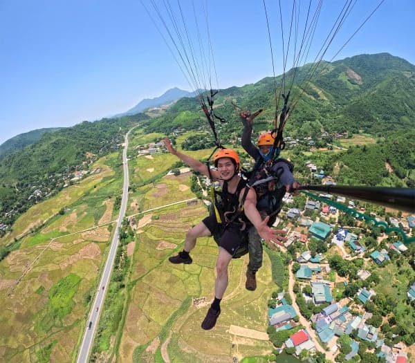 What Makes People Love Paragliding Isn't the Adrenaline