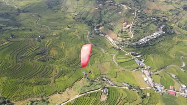 Mu Cang Chai Paragliding Guide 2026: Seasons, Costs and Safety