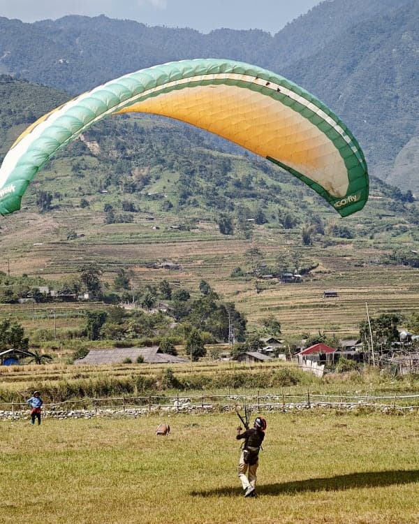 Lộ trình học dù lượn P1–P2, bài 3: bay thấp bằng kéo tời tay