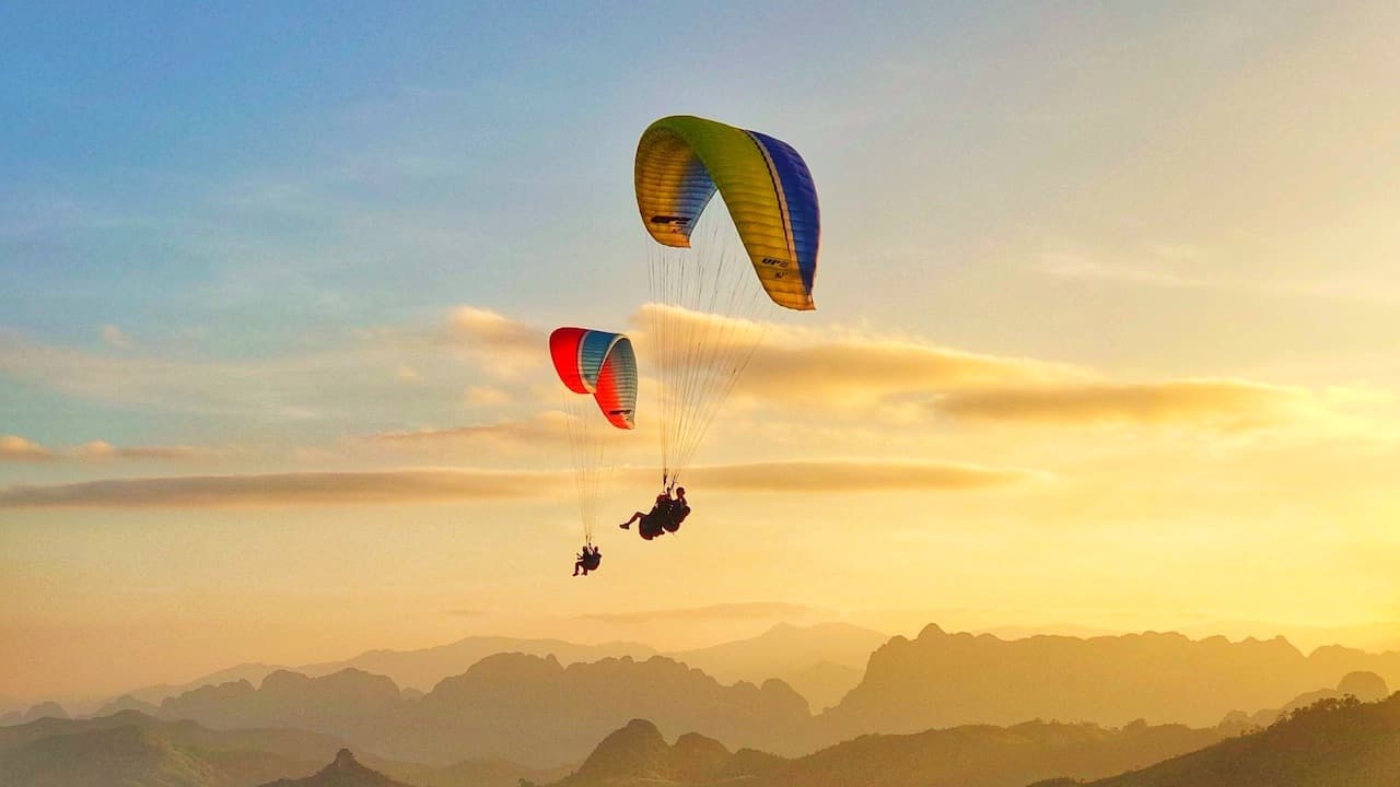 Bay dù lượn Đồi Bù – Trải nghiệm “bay” gần Hà Nội đầy ấn tượng