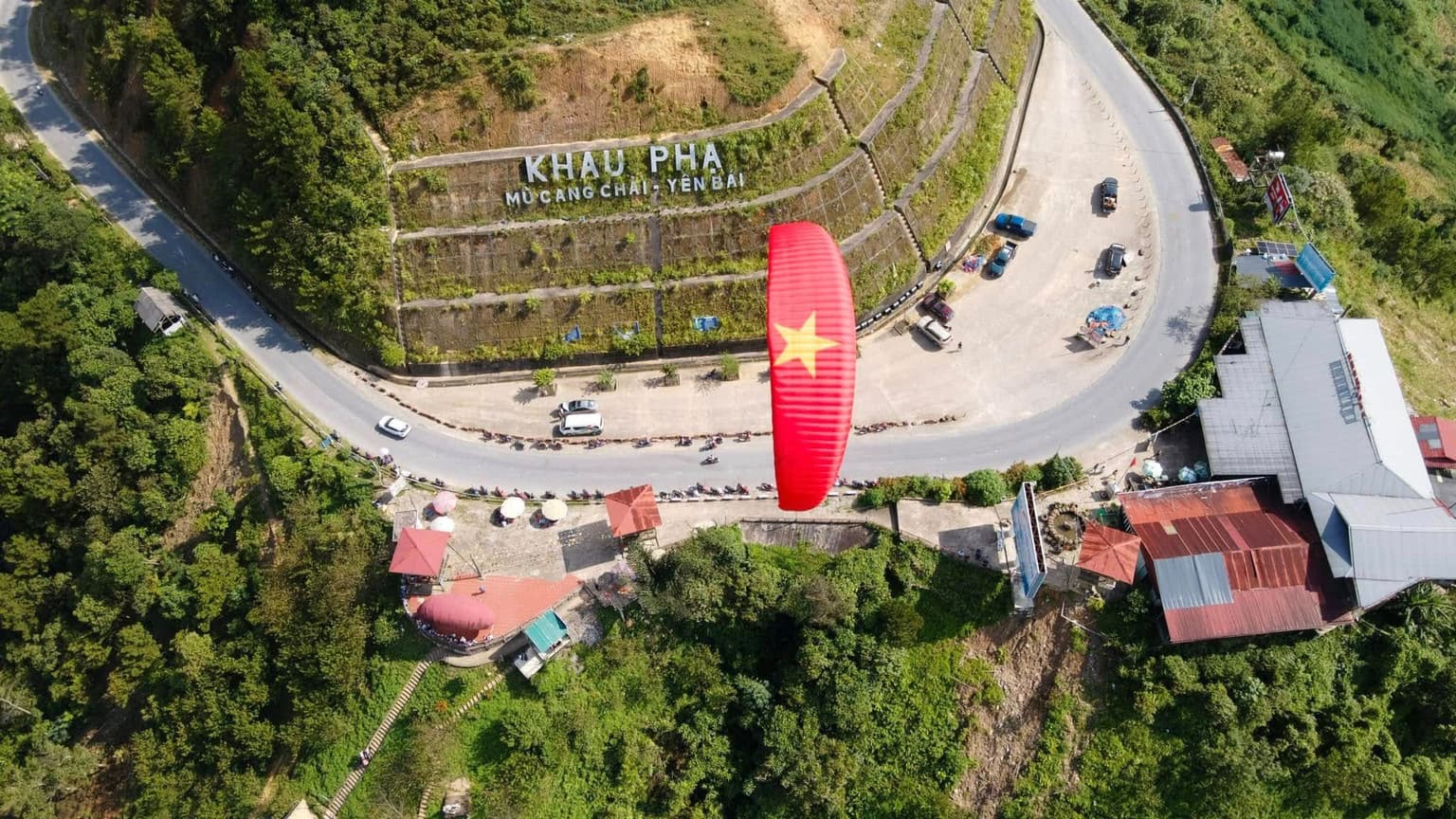 Điểm cất cánh dù lượn đèo Khau Phạ – Mù Cang Chải