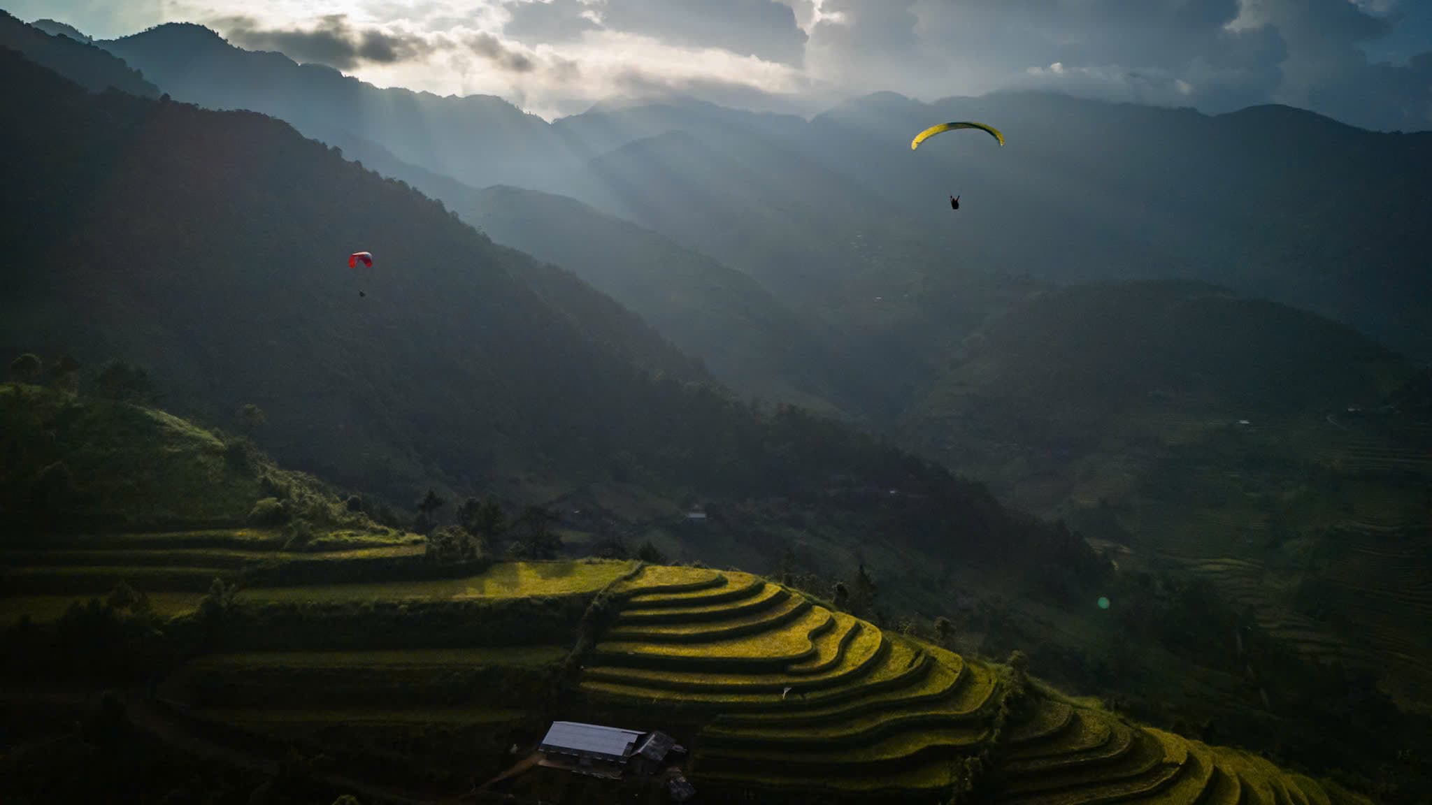 Phòng tránh bị thổi lùi ra sau núi khi bay dù lượn