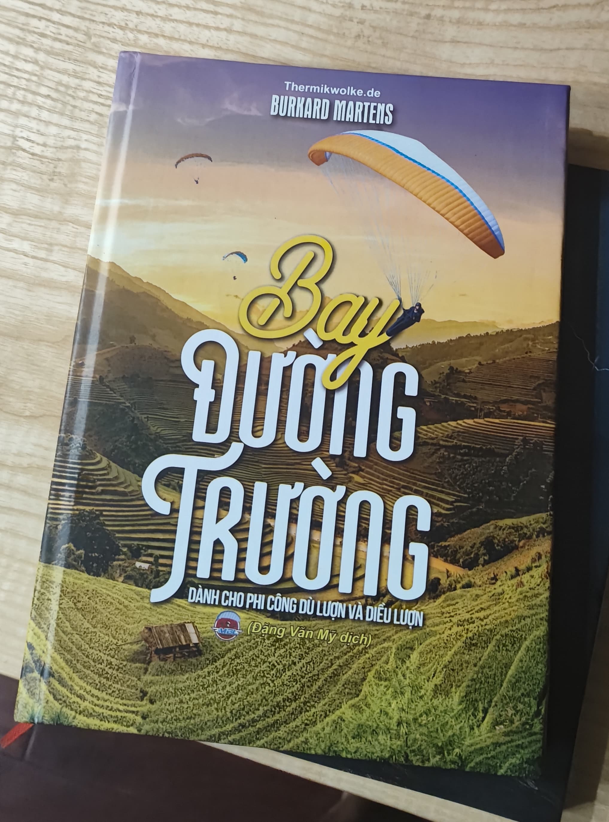 Cross-Country Flying – Vietnamese Edition for Paraglider Pilots