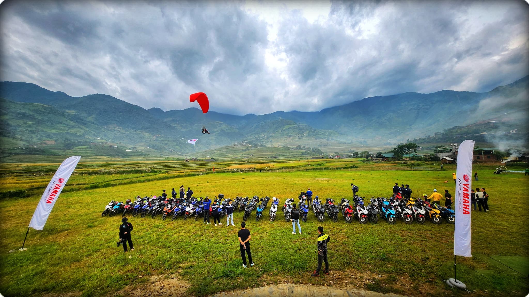 Paraglider Advertising: Airborne Marketing for Brands