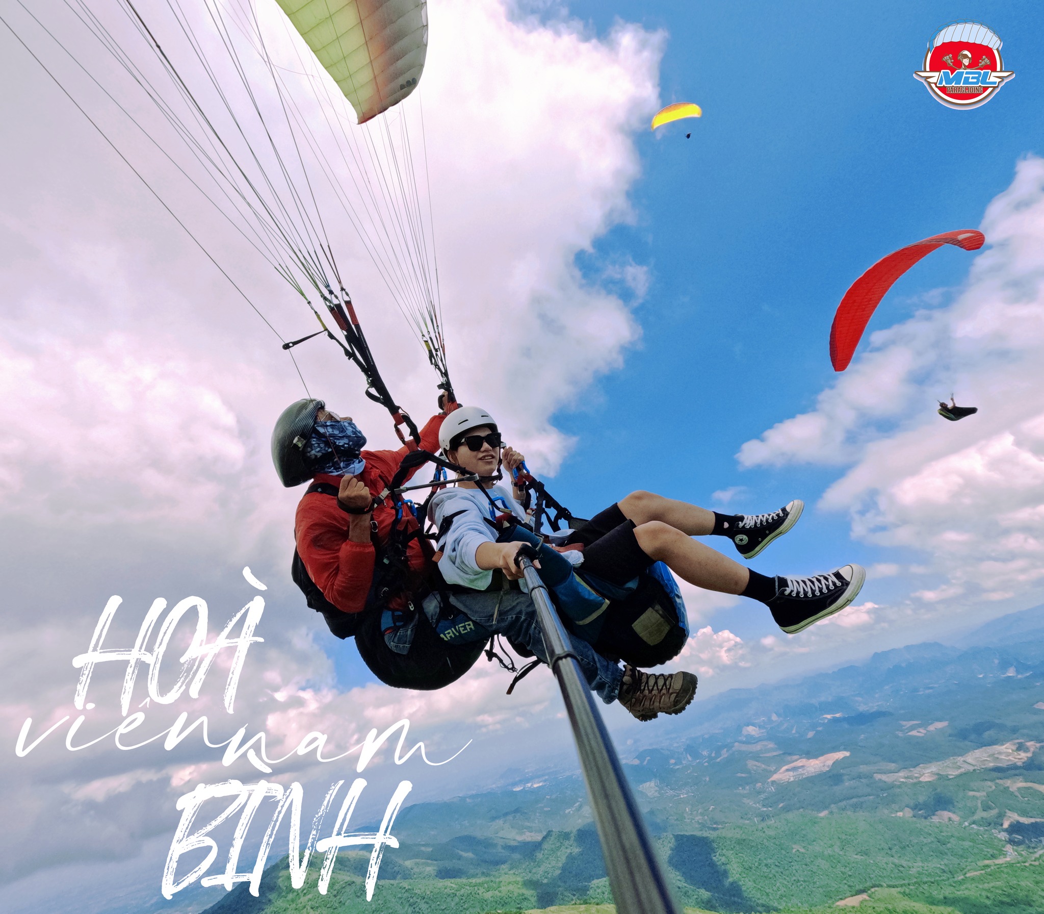 Bay dù lượn đỉnh Viên Nam gần Hà Nội